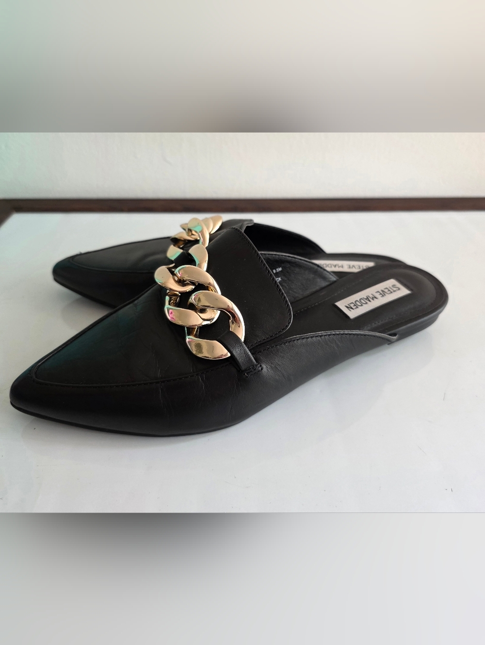 Steve Madden Black Leather Mule with Gold Chain Accent. - Picture 2 of 8
